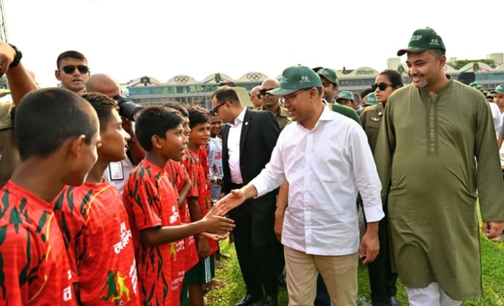 খেলাধুলার পাশাপাশি লেখাপড়াতেও এগিয়ে যেতে হবে: প্রধানমন্ত্রী
