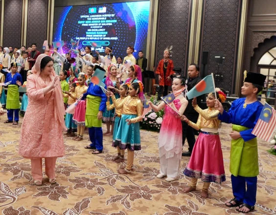 মালয়েশিয়ায় তারেক রহমান ও ডা. জুবাইদার মধ্যাহ্নভোজে ‘প্রথম বাংলাদেশ আমার’ গানে শিশুদের নাচ