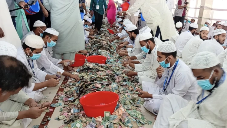 পাগলা মসজিদের ১৩ সিন্দুকে মিলল ৪৩ বস্তা টাকা