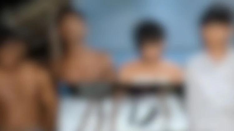 হাটহাজারীতে অস্ত্রসহ চার যুবক আটক