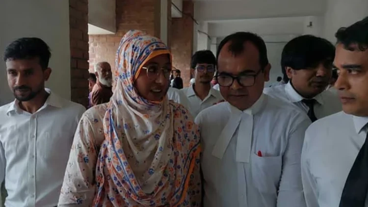 জুলাই আন্দোলনের নতুন মামলায় মডেল মিষ্টি সুবাস গ্রেপ্তার