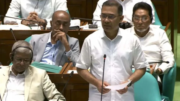 তিন ধাপে দেশের অর্থনীতি সাজাতে চায় সরকার: সংসদে প্রধানমন্ত্রী