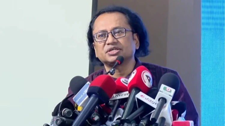 সব দুর্নীতি তদন্ত করা উচিত, অন্তর্বর্তী সরকারও বাদ নয়: তথ্য উপদেষ্টা