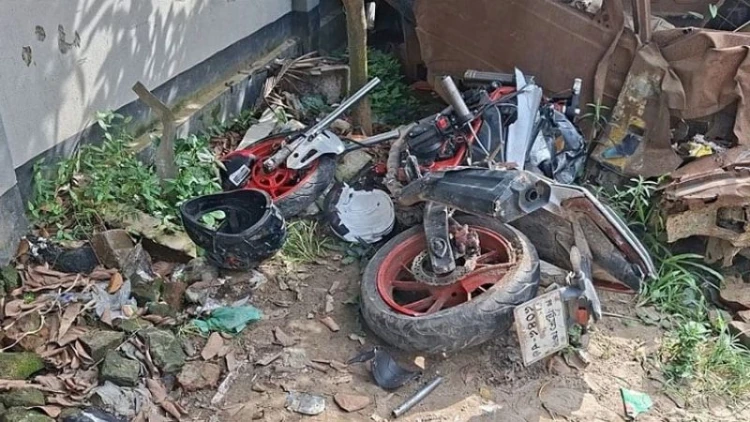 শ্রীপুরে ট্রাকচাপায় দুই বন্ধু নিহত