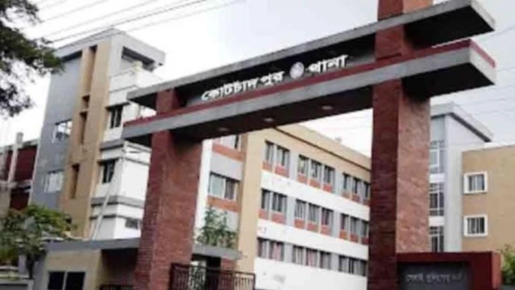 হাতকড়াসহ পুলিশ ফাঁড়ি থেকে পালাল ওয়ারেন্টভুক্ত আসামি