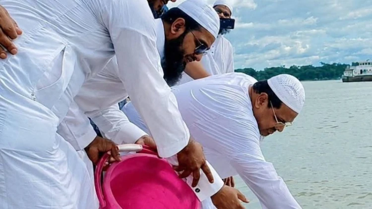 পরিবেশ রক্ষায় সবাইকে এগিয়ে আসার আহ্বান চরমোনাই পীরের