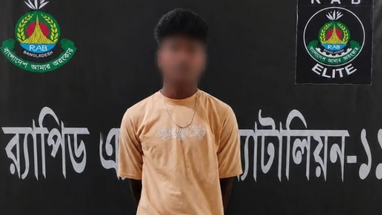 হাতিয়ায় ধর্ষণের অভিযোগে ফুফাতো ভাই গ্রেপ্তার