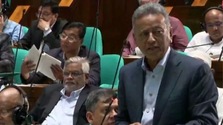 গ্রাহকেরা টাকা ফেরত পাবেন, লুটেরাদের সম্পদ নিলাম হবে: অর্থমন্ত্রী