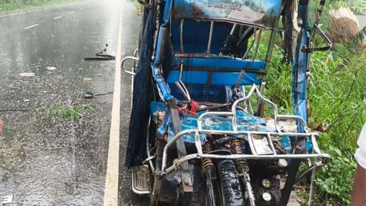 নাটোরে ট্রাকের ধাক্কায় তিনজনের মৃত্যু