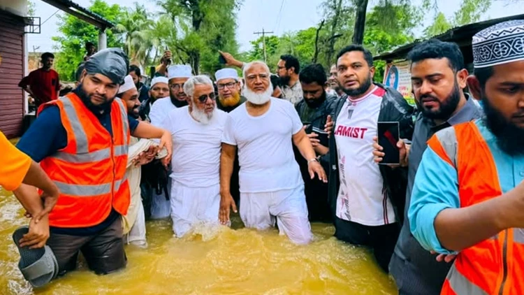 বন্যাদুর্গত চট্টগ্রাম পরিদর্শনে বিরোধীদলীয় নেতা শফিকুর রহমান