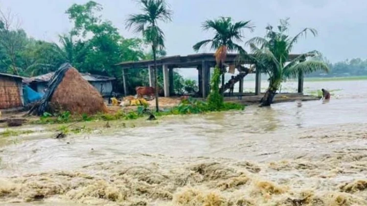 চকরিয়ায় বন্যার পানিতে নৌকাডুবি, দুই বোনের মৃত্যু