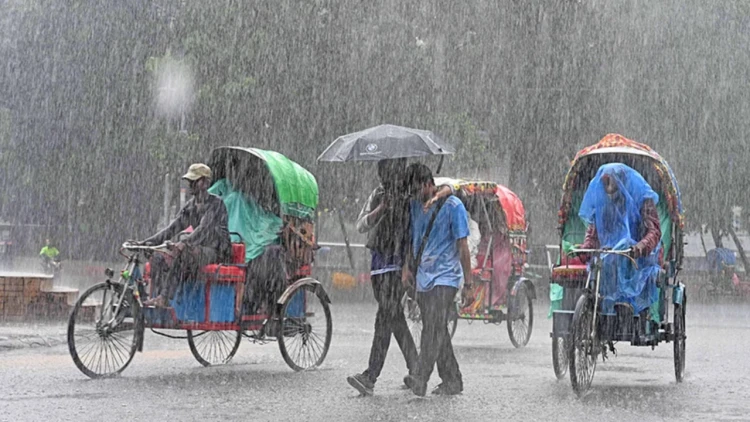 ঢাকায় ৩ ঘণ্টায় ২৮ মিলিমিটার বৃষ্টিপাত; সোমবারও বৃষ্টির পূর্বাভাস