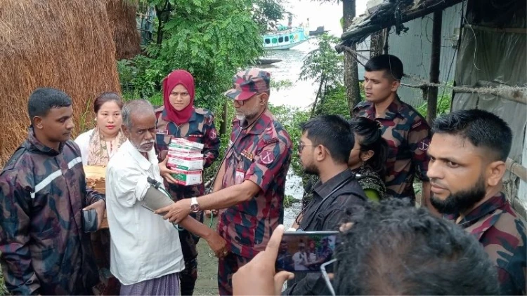 হবিগঞ্জে বন্যাদুর্গতদের পাশে বিজিবি
