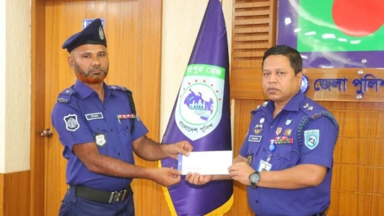 রংপুরের শ্রেষ্ঠ ওয়ারেন্ট তামিলকারী অফিসার এসআই ফিরোজ