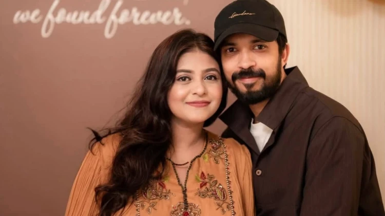 বাবা হচ্ছেন 'পুনর্মিলনে' ও 'নেটওয়ার্কের বাইরে'র নির্দেশক মিজানুর রহমান আরিয়ান