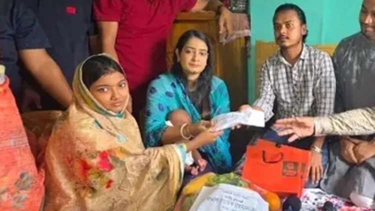 জুলাই যোদ্ধার নবজাতক কন্যাকে প্রধানমন্ত্রীর উপহার