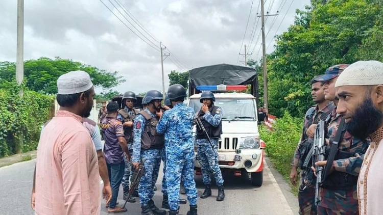 কক্সবাজার-টেকনাফ মহাসড়কে ডাকাতির চেষ্টা, গুলিবিদ্ধ ১