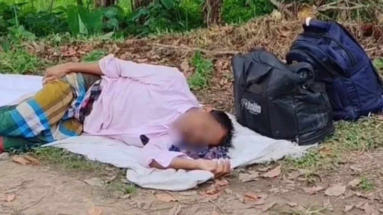 প্রবাসফেরত অসুস্থ জামালকে রাস্তার পাশে ফেলে গেল স্ত্রী-সন্তান