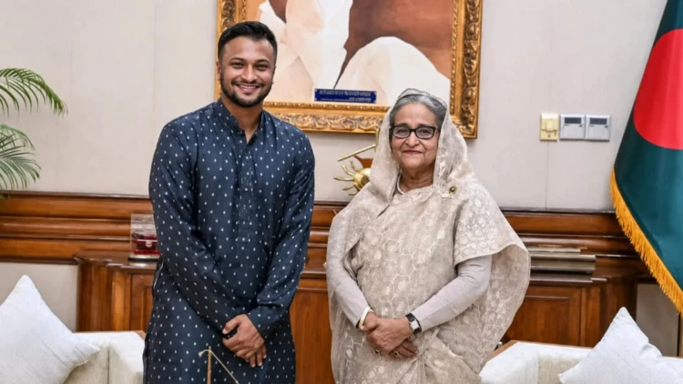 প্রকাশ্যে আসছেন শেখ হাসিনা, সাথে থাকবেন সাকিব আল হাসান