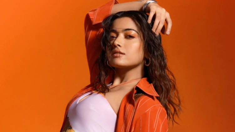 গুরুতর চোট পেয়েও রসিকতা! চোট ও চিকিৎসা নিয়ে মুখ খুললেন রাশমিকা
