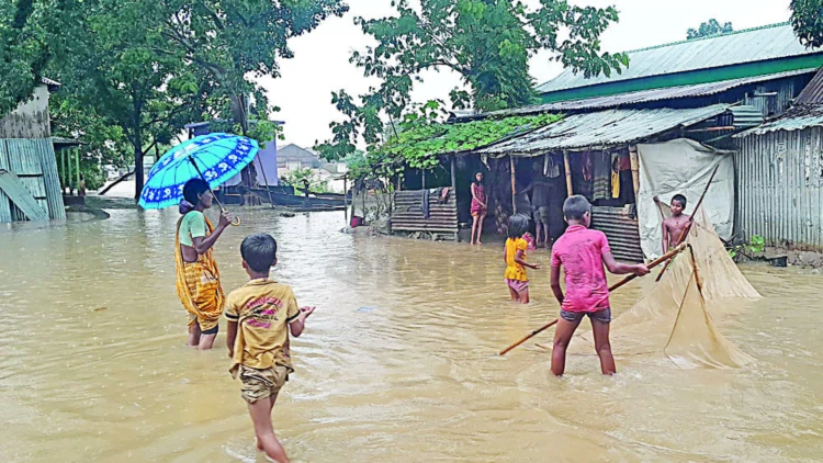 ৬ জেলায় নিম্নাঞ্চল প্লাবিত হওয়ার শঙ্কা, বন্যা পূর্বাভাস কেন্দ্রের সতর্কতা