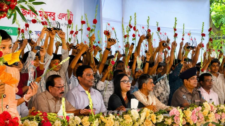 শিবপুরে বৃত্তিপ্রাপ্ত কৃতী শিক্ষার্থীদের সংবর্ধনা অনুষ্ঠিত
