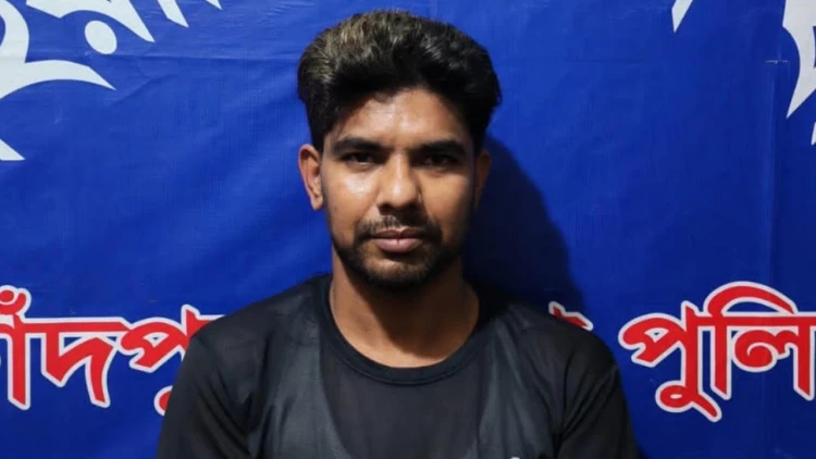 ঘরে আগুন দেওয়া সেই মাদকাসক্ত যুবক গ্রেপ্তার, আদালতে প্রেরণ