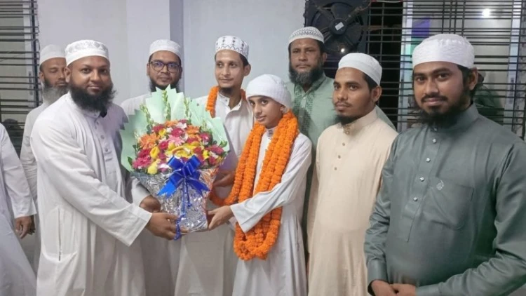 বিস্ময় বালক মুসাইব মাত্র ৭৩ দিনেই কোরআনের হাফেজ
