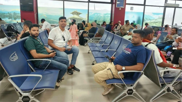 যান্ত্রিক ত্রুটিতে কাঠমান্ডুতে আটকা বিমানের ফ্লাইট, দুর্ভোগে ১২৭ যাত্রী