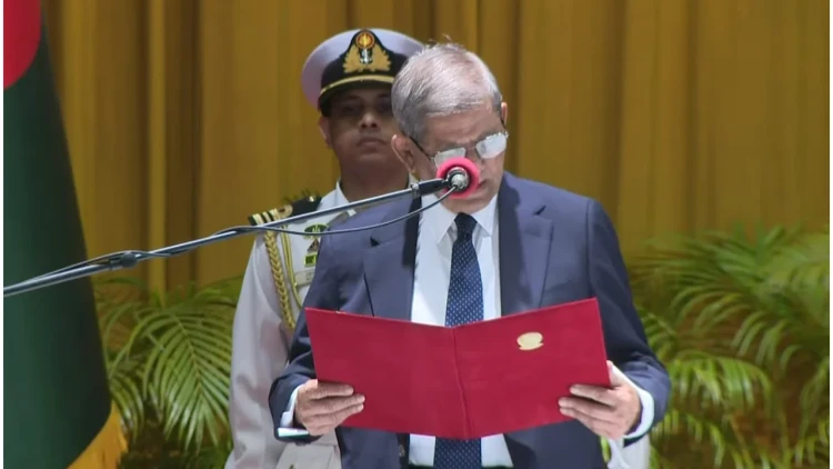 রাষ্ট্রপতির আসনে মির্জা ফখরুল, বঙ্গভবনে শপথ অনুষ্ঠান সম্পন্ন
