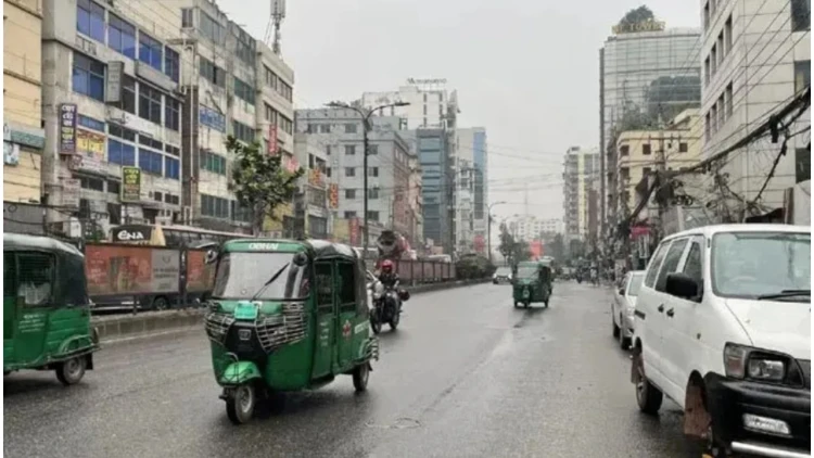 দূষিত শহরের তালিকার শীর্ষ ১০ থেকে নামল ঢাকা