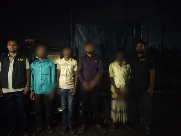 বাঁশখালীতে মাছের ঘের দখলে জিল্লুর হত্যা: ফেনী থেকে ৪ আসামি গ্রেপ্তার