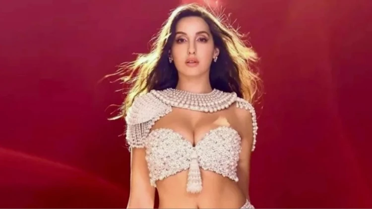 নোরা ফাতেহির মন্তব্যে ব্যবসায়িক ক্ষতি, ৩ কোটি টাকা ক্ষতিপূরণ দাবি বিমান সংস্থার