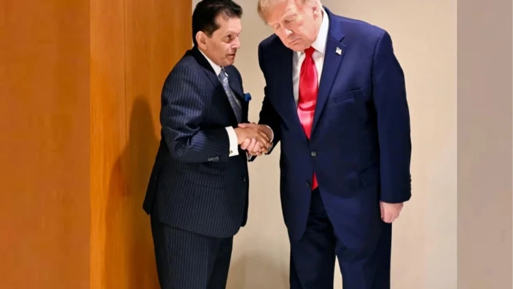 ডোনাল্ড ট্রাম্পের সঙ্গে ড. খলিলুর রহমানের মতবিনিময়