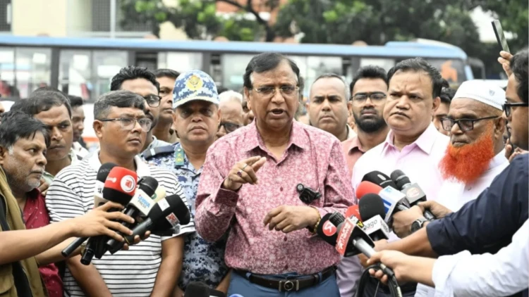 পল্টন মোড় থেকে নর্থ সাউথ রোড হকারমুক্ত ঘোষণা ডিএসসিসির