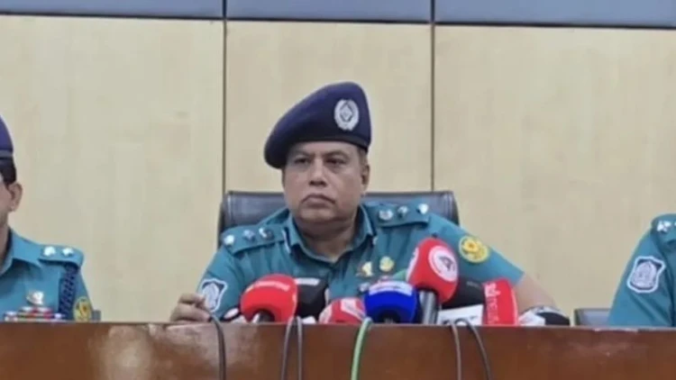 ‘ককটেল বিস্ফোরণ ইস্যুতে নাসীরুদ্দীন পাটওয়ারীকে জিজ্ঞাসাবাদ করা উচিত’