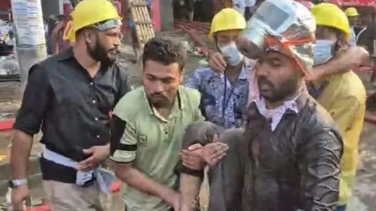 গাজীপুরে পোশাক কারখানায় আগুন, অসুস্থ ৭০