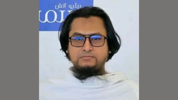 রিয়াদ বিমানবন্দরে হুথি হামলায় বাংলাদেশী আলেম মুফতী নাসরুল্লাহ নিহত
