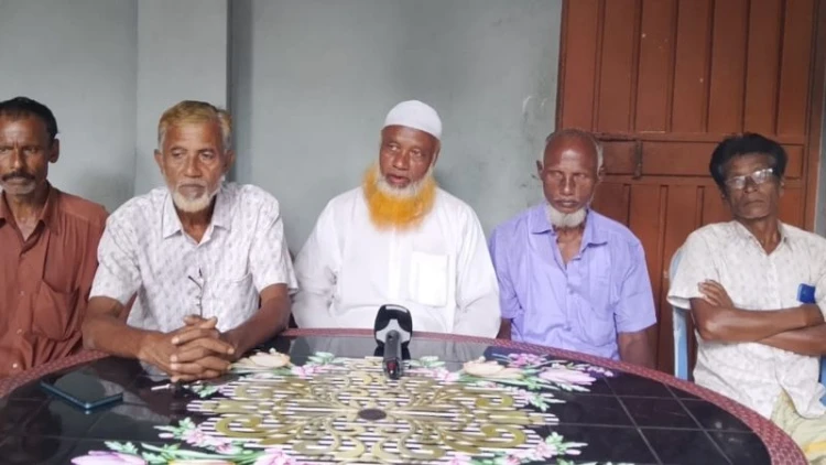 পীরগাছায় ভূমি কর্মকর্তার বিরুদ্ধে সংবাদ সম্মেলন
