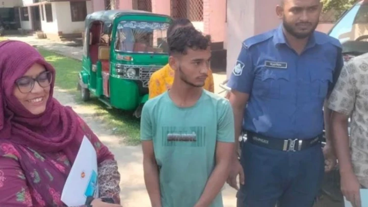 ছেলের যন্ত্রণায় অতিষ্ঠ বাবা, ভ্রাম্যমাণ আদালতে চাইলেন শাস্তি