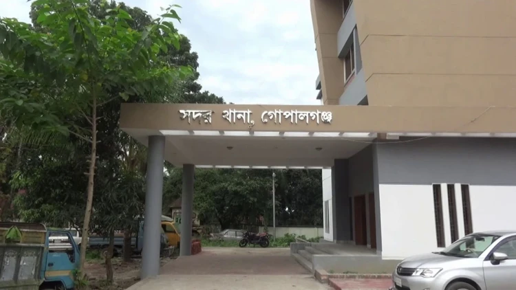 ‘জয় বাংলা স্লোগান দিয়ে পুলিশের পিকআপ ভ্যানে হামলা’: গোপালগঞ্জে আরও ১৮ জন গ্রেপ্তার